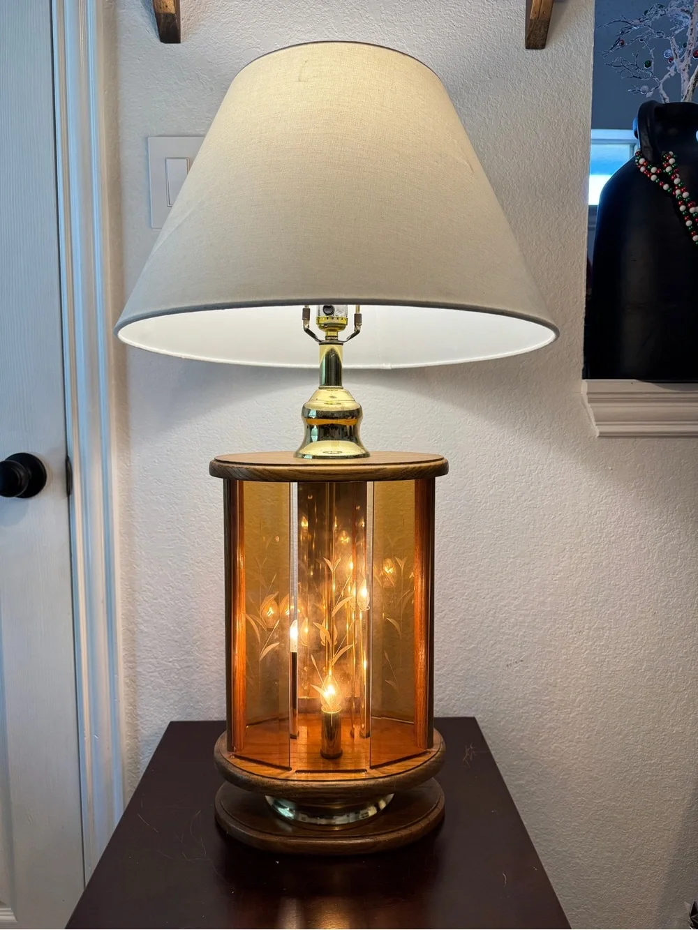 Vintage Mid Century Don Ward Etched Amber Glass Panel Wood & Brass Table Lamp